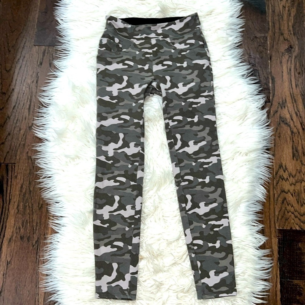 Assets by Spanx Camouflage Leggings